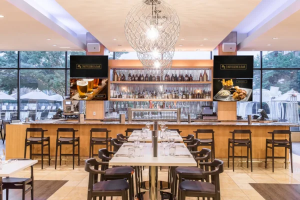 yvrwi-rotisserie-bar-6281-hor-clsc